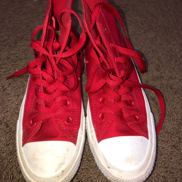 Red Chuck Taylor 2 high top Converse ❤️ - Picture 2 of 3
